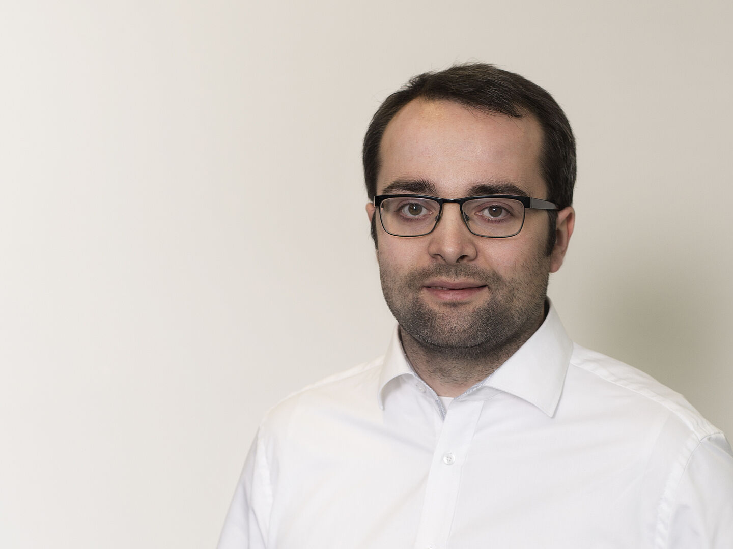 Portraitfoto des wissenschaftlichen Mitarbeiters Mario Stelzmann.