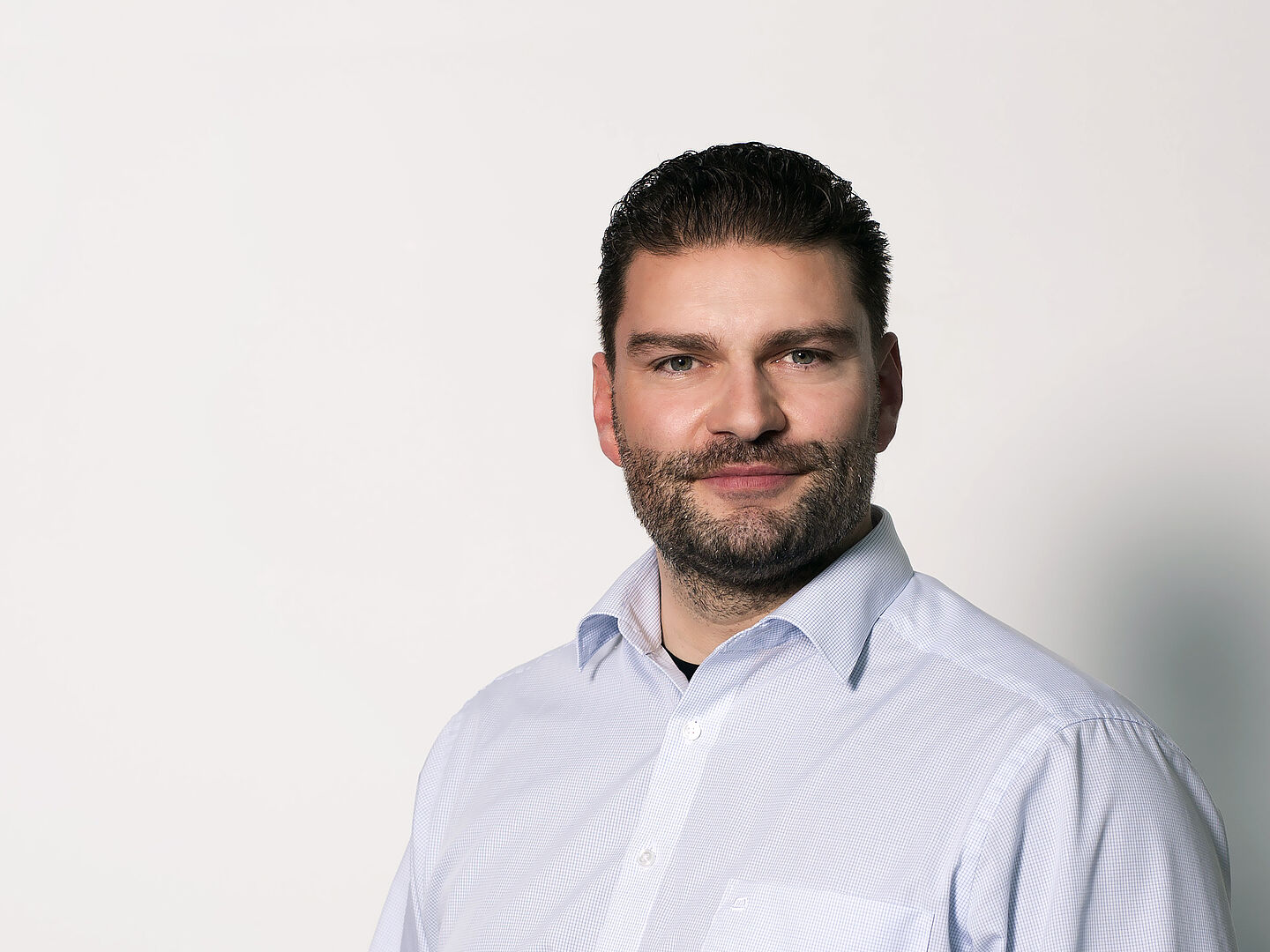 Portraitfoto des Gastwissenschaftlers Matthias Tietze.